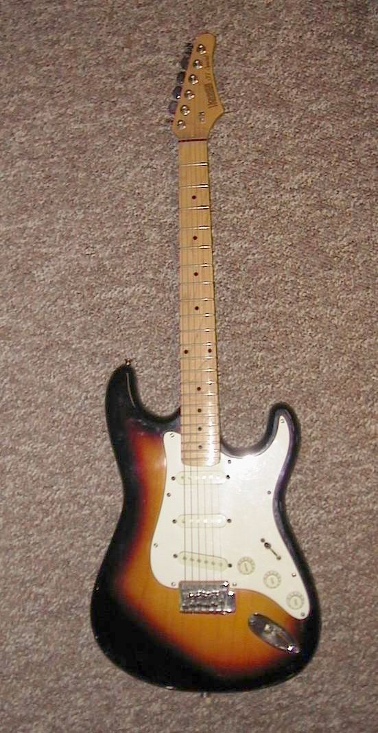 Index of /guitars/listings/Harmony Stratstyle sunburst